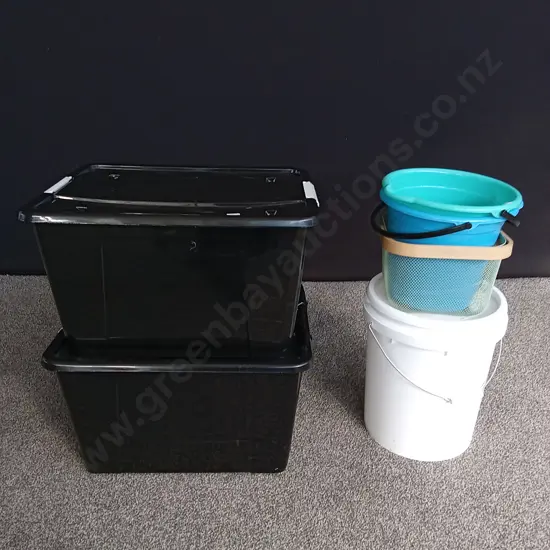 MIX OF BUCKETS AND BINS