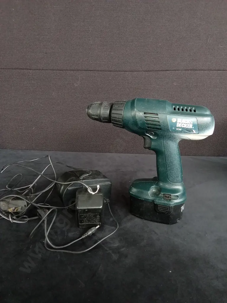 BLACK & DECKER 14.4V DRILL Image 1++