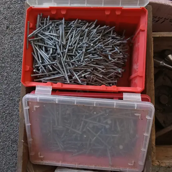 BOX OF HARDWARE