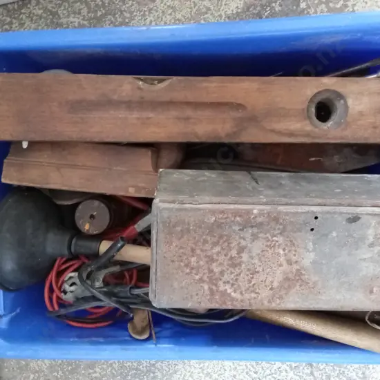 BOX OF ASSORTED TOOLS AND OTHER ITEMS
