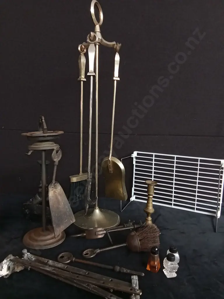 VINTAGE FIREPLACE TOOLS AND OTHER ITEMS Image 1++