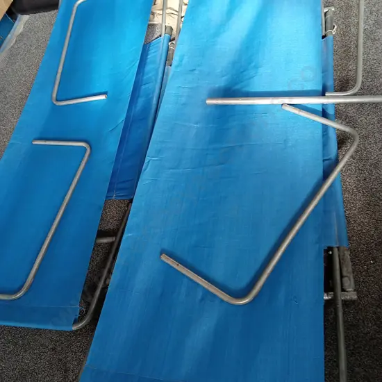 2 STRETCHERS