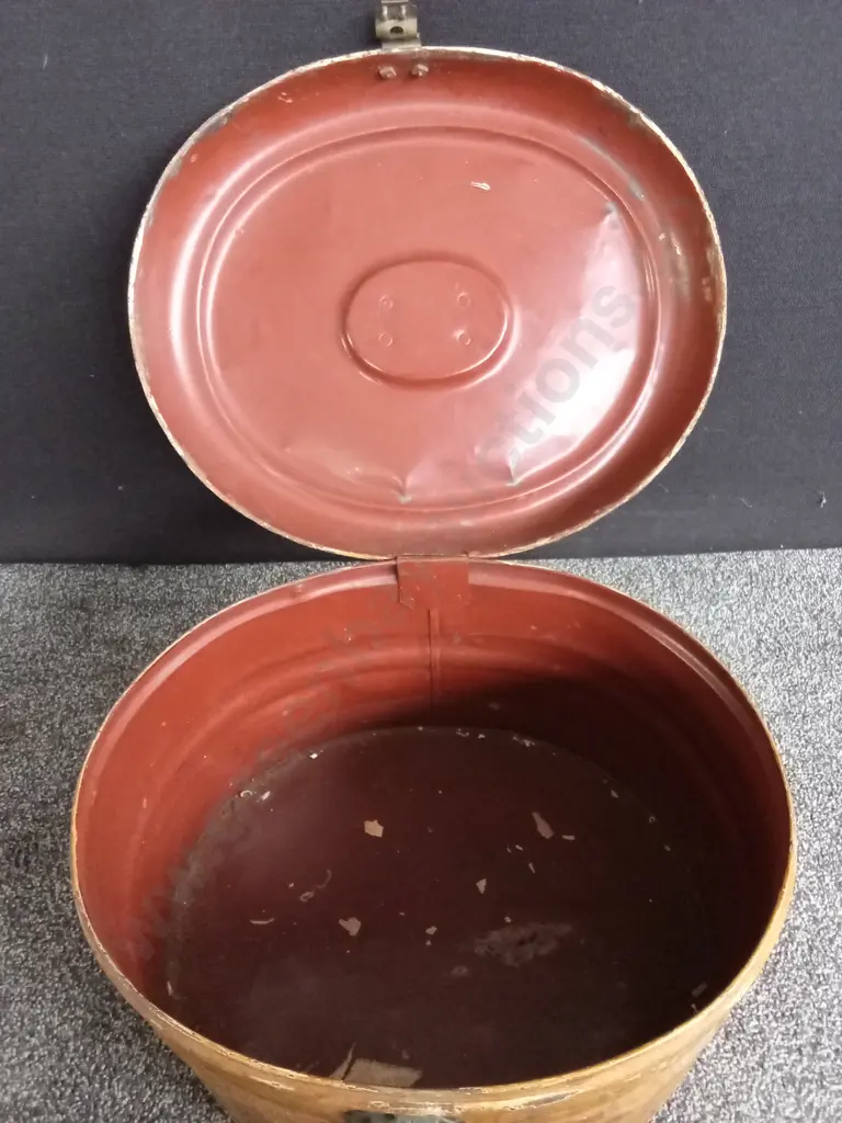 ANTIQUE METAL HAT BOX Image 1++