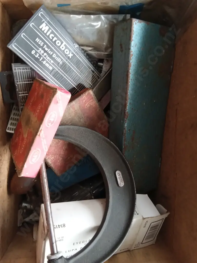 BOX OF TOOLS Image 1++
