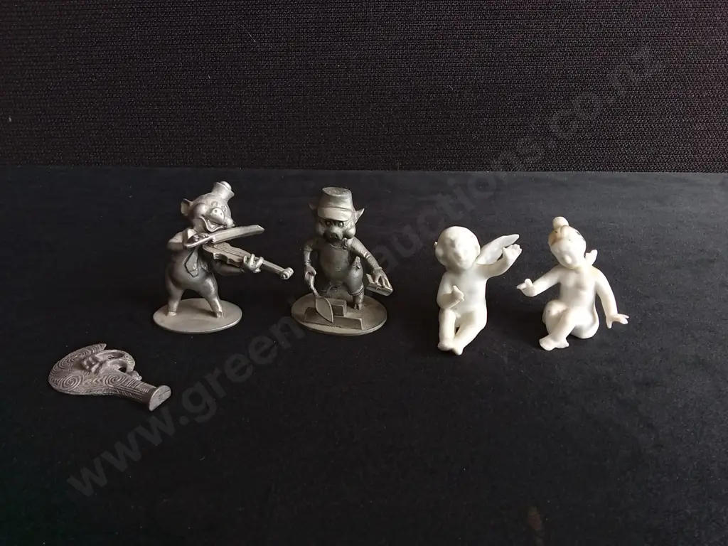 5 PIECES MINIATURE FIGURINES Image 1++