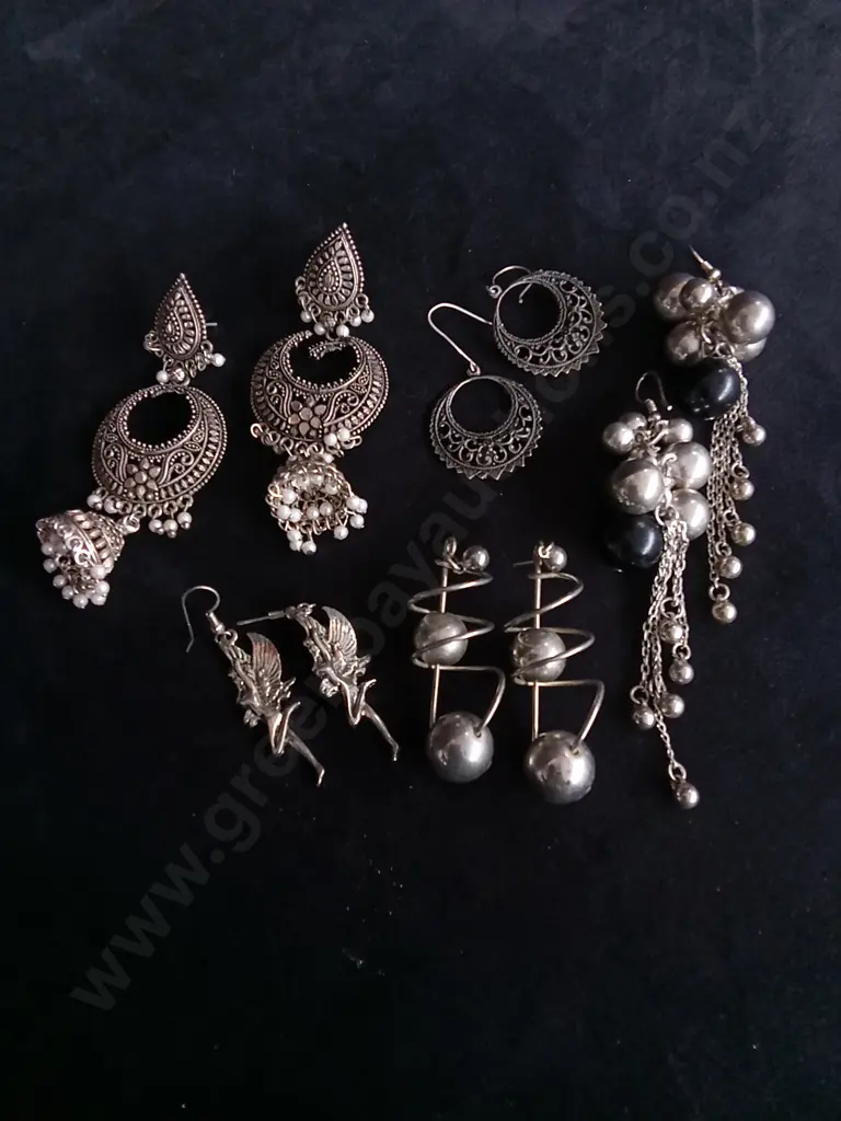 COSTUME JEWELLERY EARRINGS Image 1++