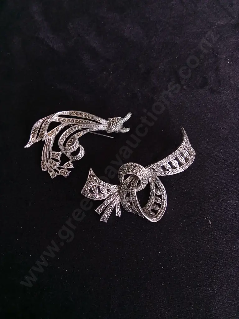 2 BROOCHES Image 1++