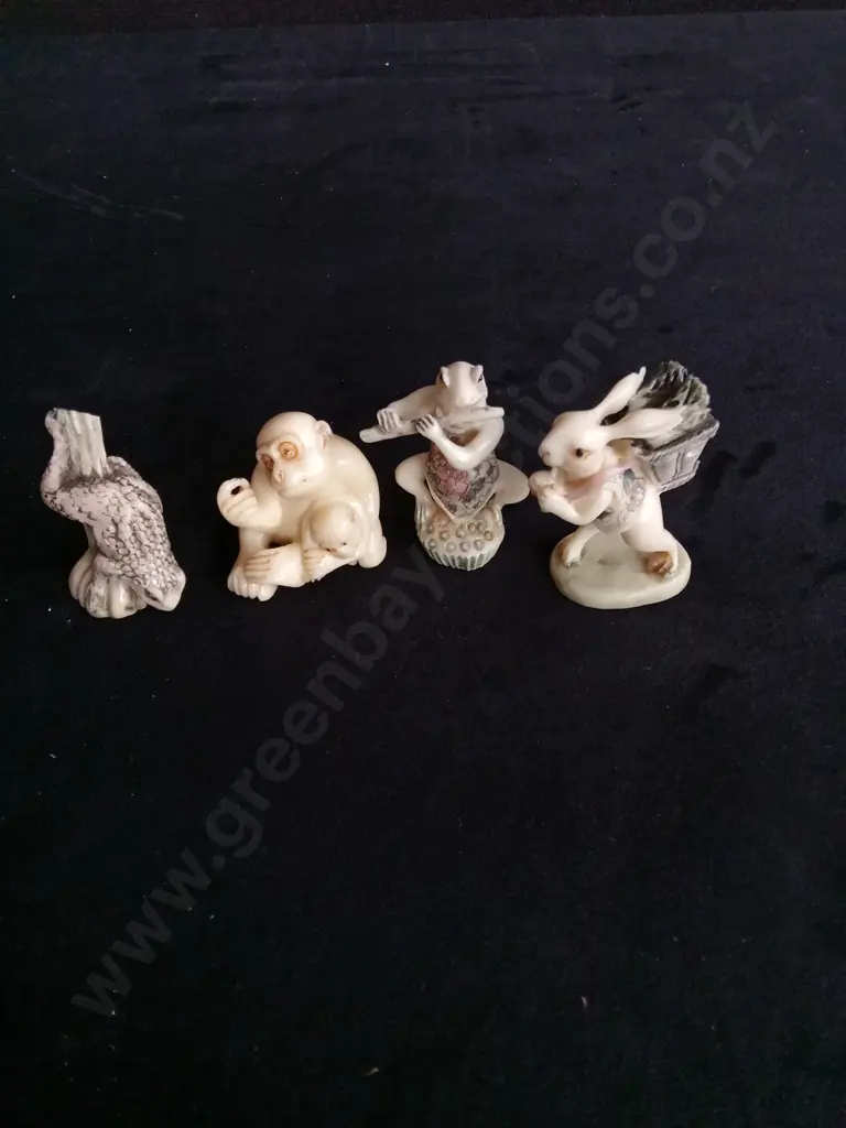 4 VINTAGE CHINESE CARVED ANIMAL FIGURES Image 1++