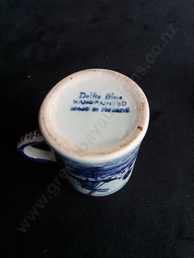 2 SMALL CERAMIC MUGS ONE IS ROYAL DOULTON Image 1++