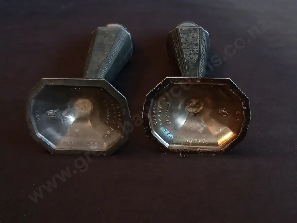 VINTAGE POOLE "CORTEZ" ASTOR SILVER PLATED SALT AND PEPPER SHAKERS Image 1++