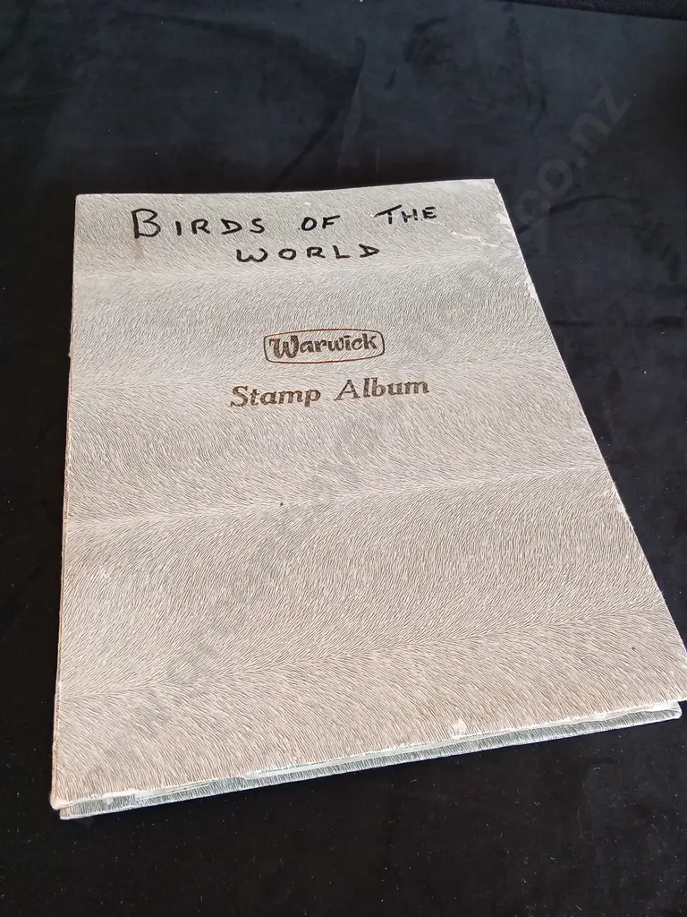 BIRDS OF THE WORLD STAMP BOOK Image 1++