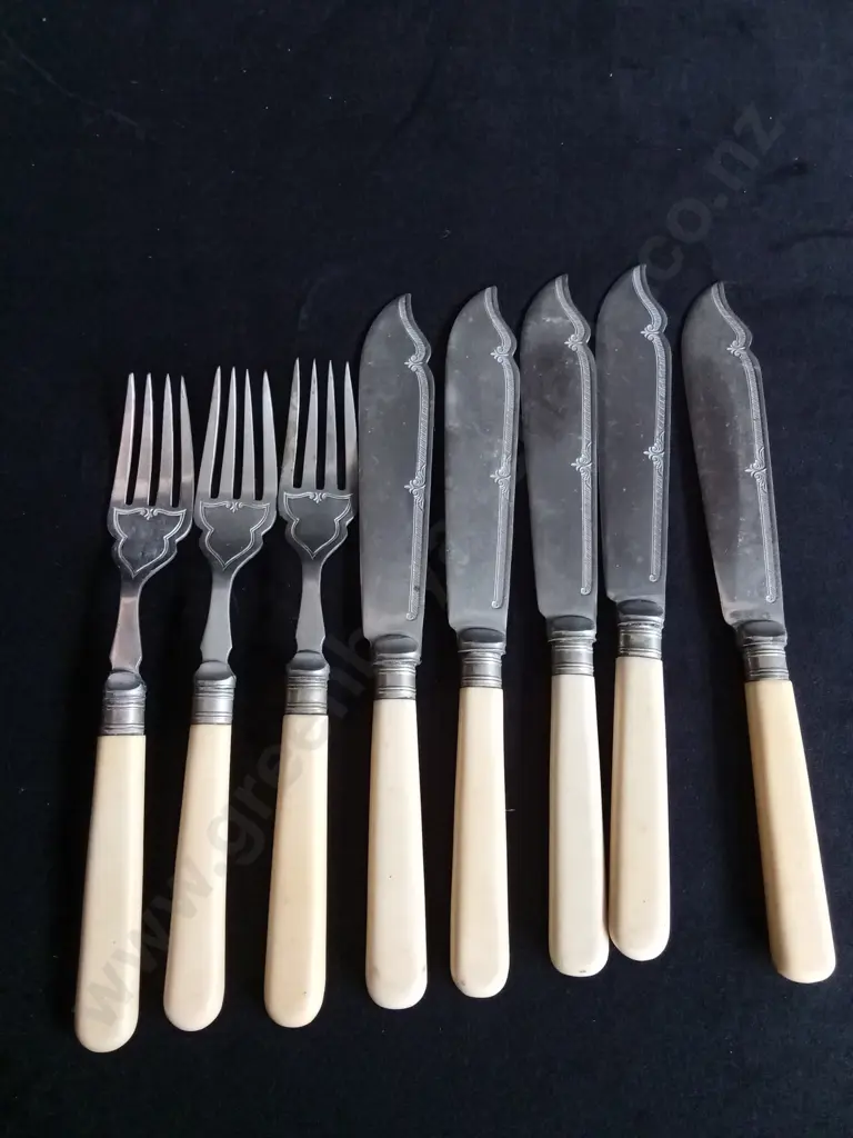 COLLECTION OF VINTAGE FISH AND TABLE CUTLERY, IVORINE FAUX BONE HANDLES, STAINLESS NICKEL Image 1++