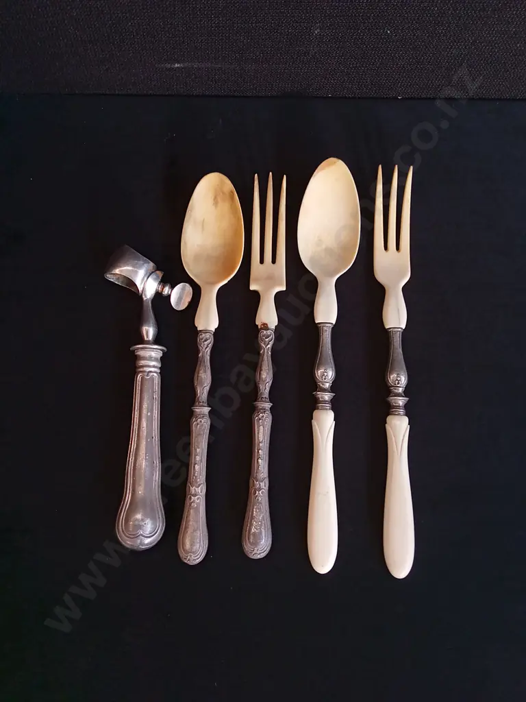 ANTIQUE FRENCH SALAD SERVING SET Image 1++