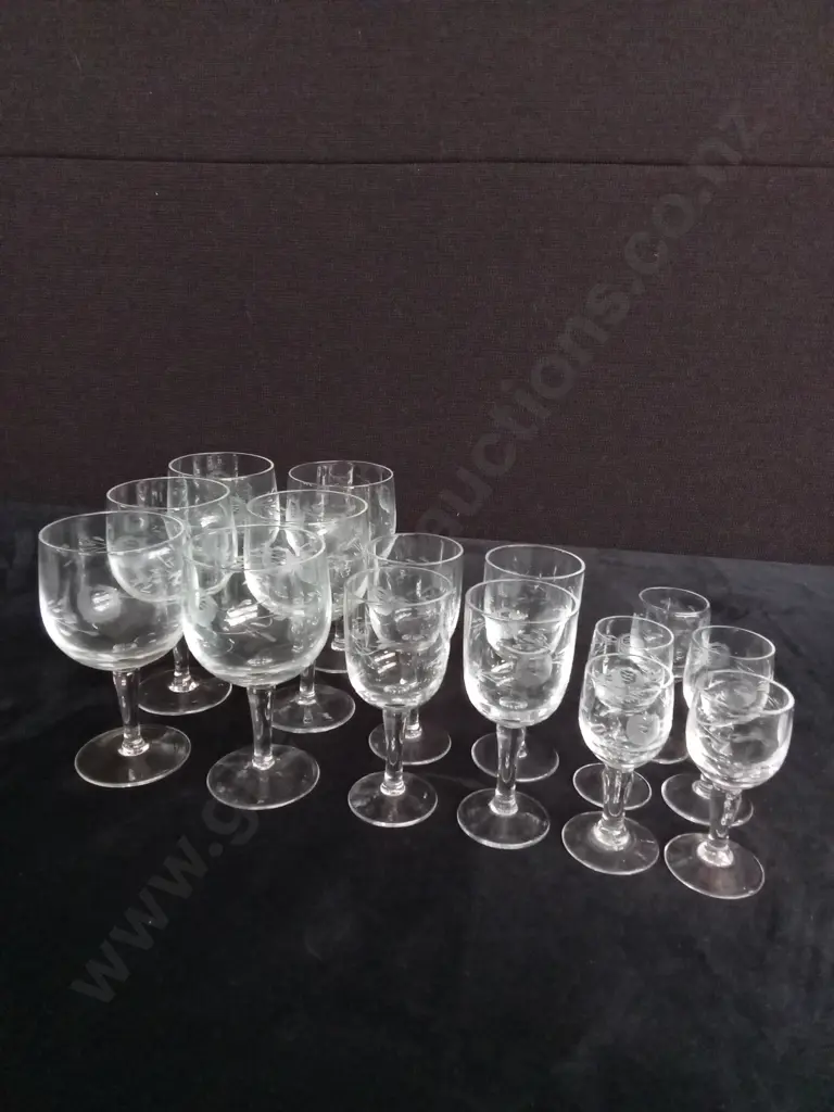 SET OF 15 ETCHED GLASSES Image 1++