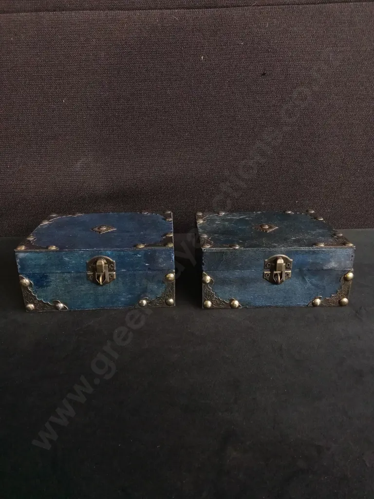 PAIR OF DECORATIVE WOODEN CHESTS Image 1++