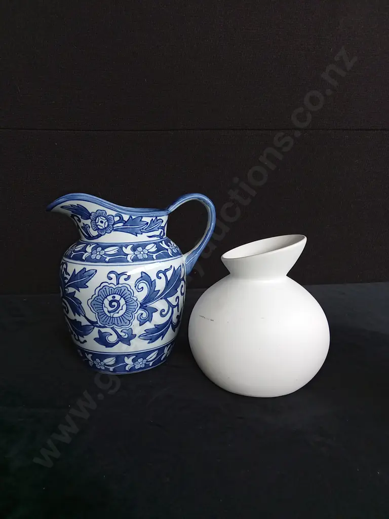 3 VASES Image 1++