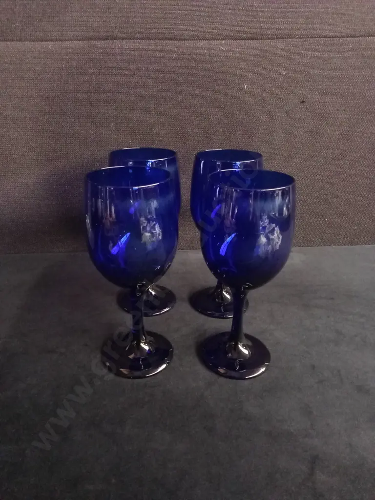 SET OF 4 COBALT BLUE WINE GLASSES Image 1++