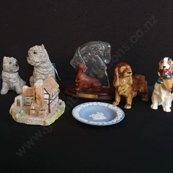 MIX OF DECORATIVE ITEMS