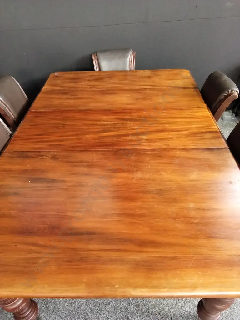 WOODEN EXTENDIBLE TABLE WITH WHEELS AND 5 CHAIRS EXTEDED MEASUREMENTS - L1.98M D1.3M H76CM Image 1++