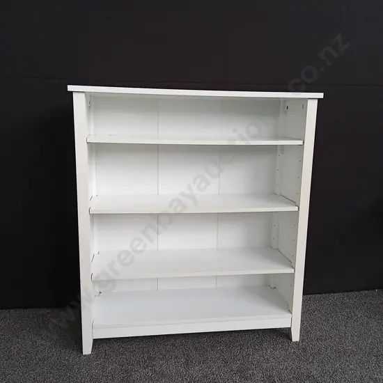 WHITE QUEEN BOOKCASE H1.1M L90CM D30CM