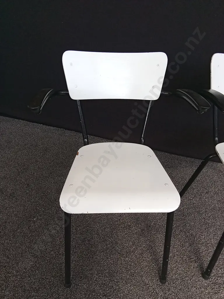 2 VINTAGE WHITE FORMICA SEATS Image 1++