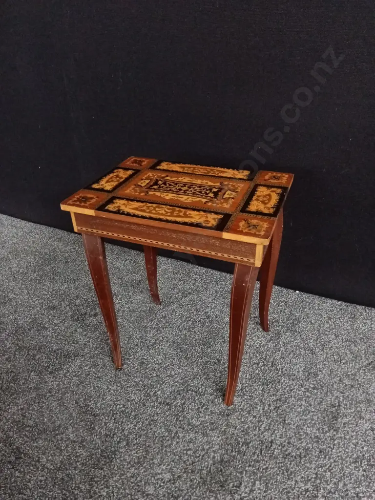 VINTAGE ITALIAN MUSICAL SIDE TABLE, W 37 CM X H 43 CM X D 28 CM Image 1++