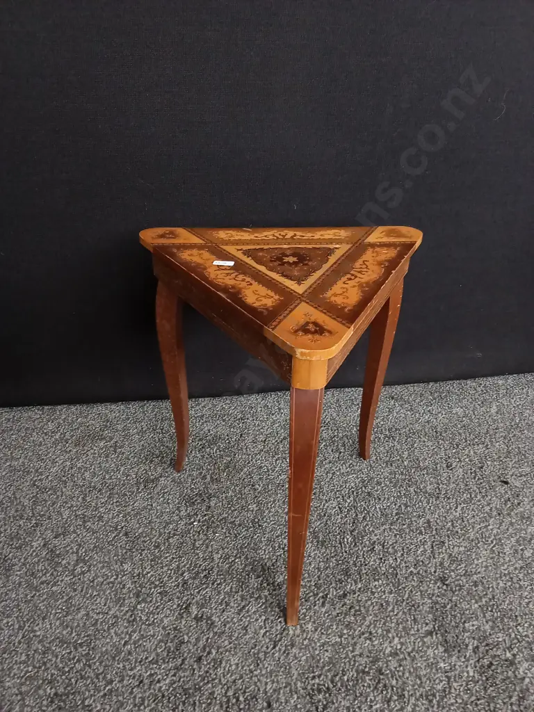 VINTAGE ITALIAN SORRENTO MUSICAL SIDE TABLE H 43 CM Image 1++