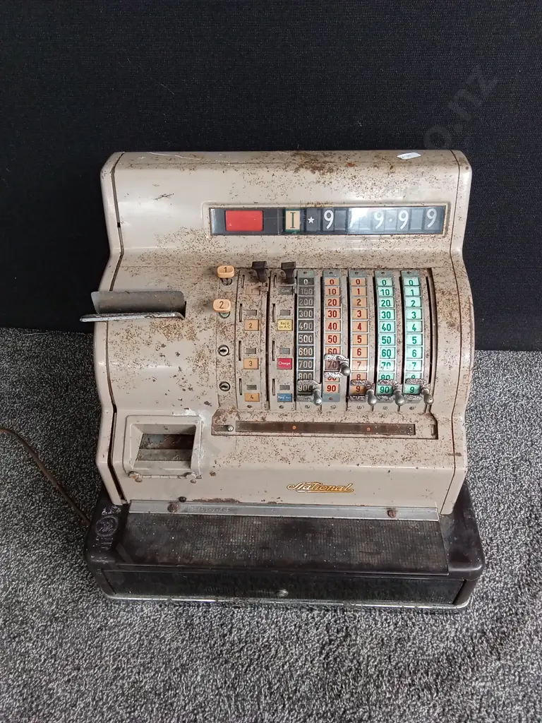 VINTAGE NATIONAL CASH REGISTER FROM THE 1950S Image 1++