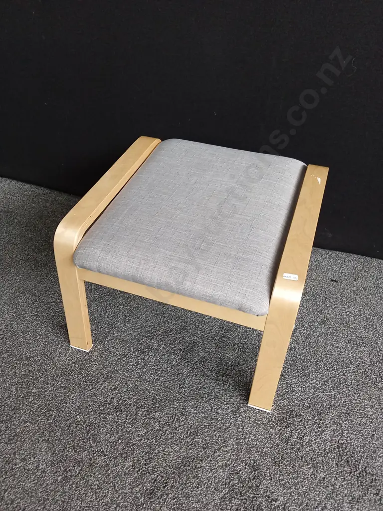WOODEN CUSHIONED FOOTSTOOL Image 1++