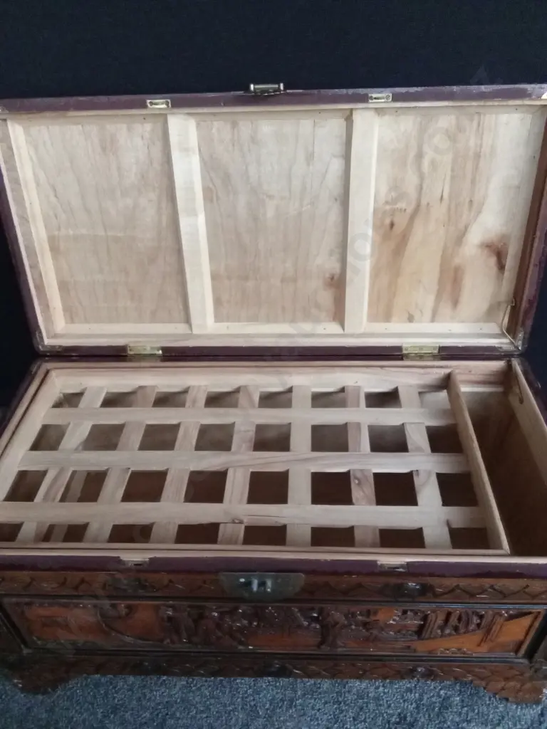 WOODEN CARVED CHEST L88CM H46CM D42CM Image 1++