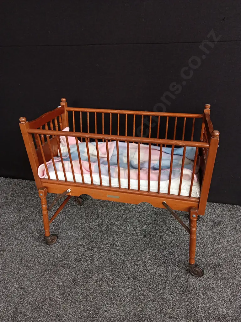VINTAGE MID CENTURY LALOLI WOODEN BASSINET/ COT, 1960S NZ MADE. H 74 CM X W 85 CM X D 45 CM Image 1++