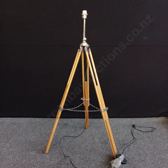 TRIPOD FLOOR LAMP
