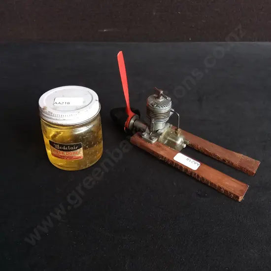 VINTAGE MODEL AIRPLANE ITEMS, SMALL R/C DIESEL/GLOW ENGINE AND MODELAIR DOPE JAR