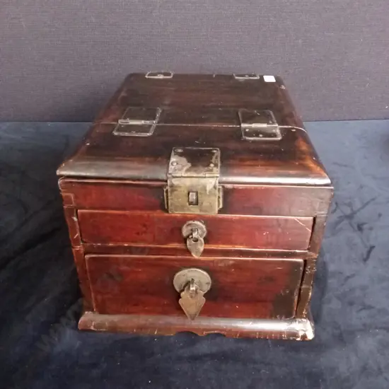 VINTAGE WOODEN JEWELLERY BOX WITH MIRROR