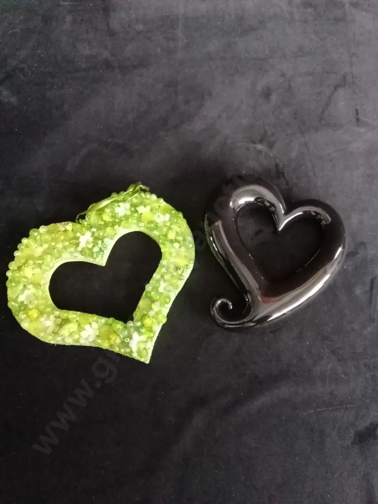 2 DECORATIVE HEARTS Image 1++