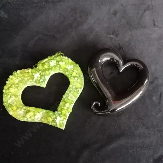2 DECORATIVE HEARTS