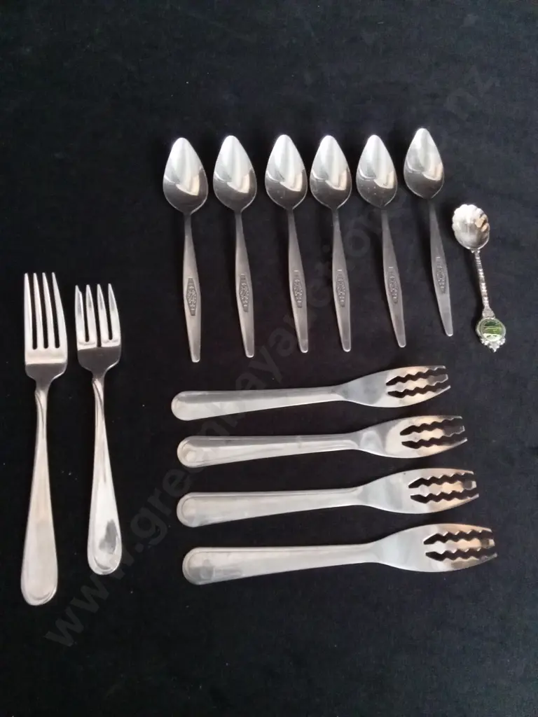 ASSORTED CUTLERY Image 1++