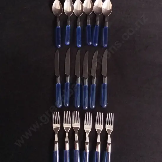 STAINLESS STEEL BLUE HANDLED FLATWARE SET
