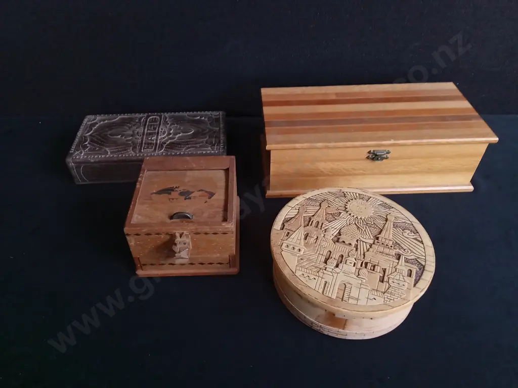 4 PIECES HANDCRAFTED WOODEN TRINKET BOXES, INCLUDING JAPANESE PUZZLE BOX Image 1++