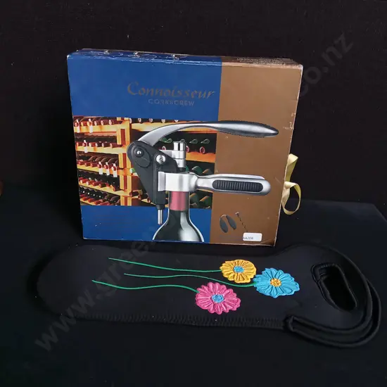 BRAND NEW CONNOISSEUR CORKSCREW, BOXED, AND BOTTLE BAG