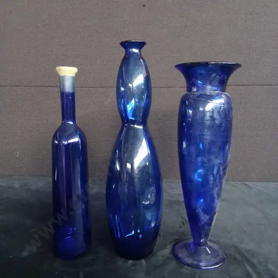 3 COBALT BLUE GLASSES, TALLEST H 37 CM