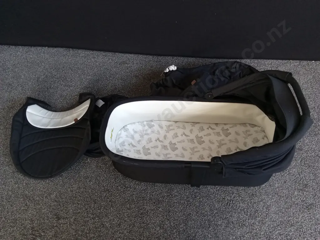 CARRY COT Image 1++