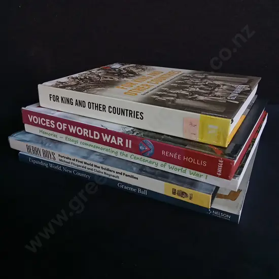 5 PIECES BOOKS ON WAR
