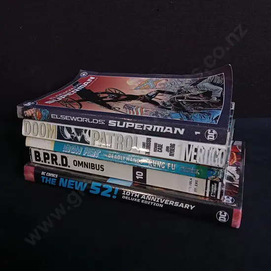 5 PIECES COMIC BOOKS, INCLUDING DC AND MARVEL