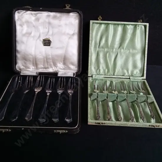 VINTAGE CASED CUTLERY SETS, 2 BOXED SETS OF 6 PASTRY/ CAKE FORKS