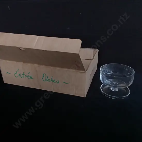 BOX OF 6 VINTAGE ETCHED CLEAR GLASS FOOTED DESSERT BOWLS