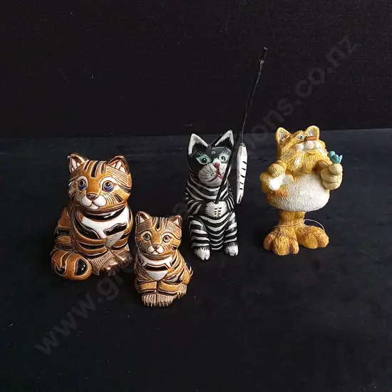 4 CAT FIGURES