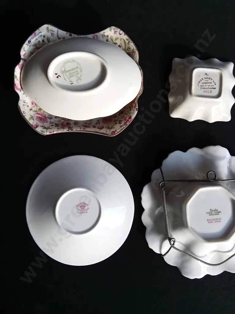 6 PIECES VINTAGE CHINA ITEMS Image 1++