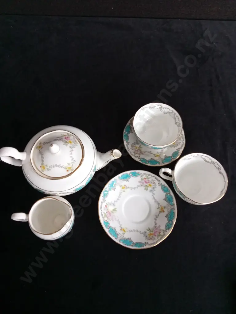 SALISBURY FINE BONE CHINA TEA SET Image 1++