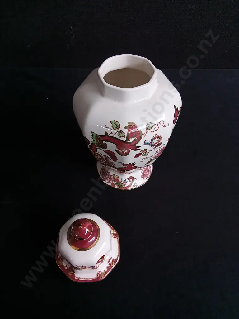 MASON'S IRONSTONE MANDALAY RED TOKYO GINGER JAR (24CM) AND 2 MASON'S GOLDEN AZALEA SQUARE TRINKET DISHES Image 1++